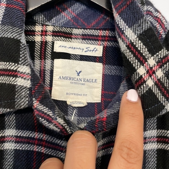 Plaid Boyfriend Fit American Eagle Button Down S - Picture 2 of 9